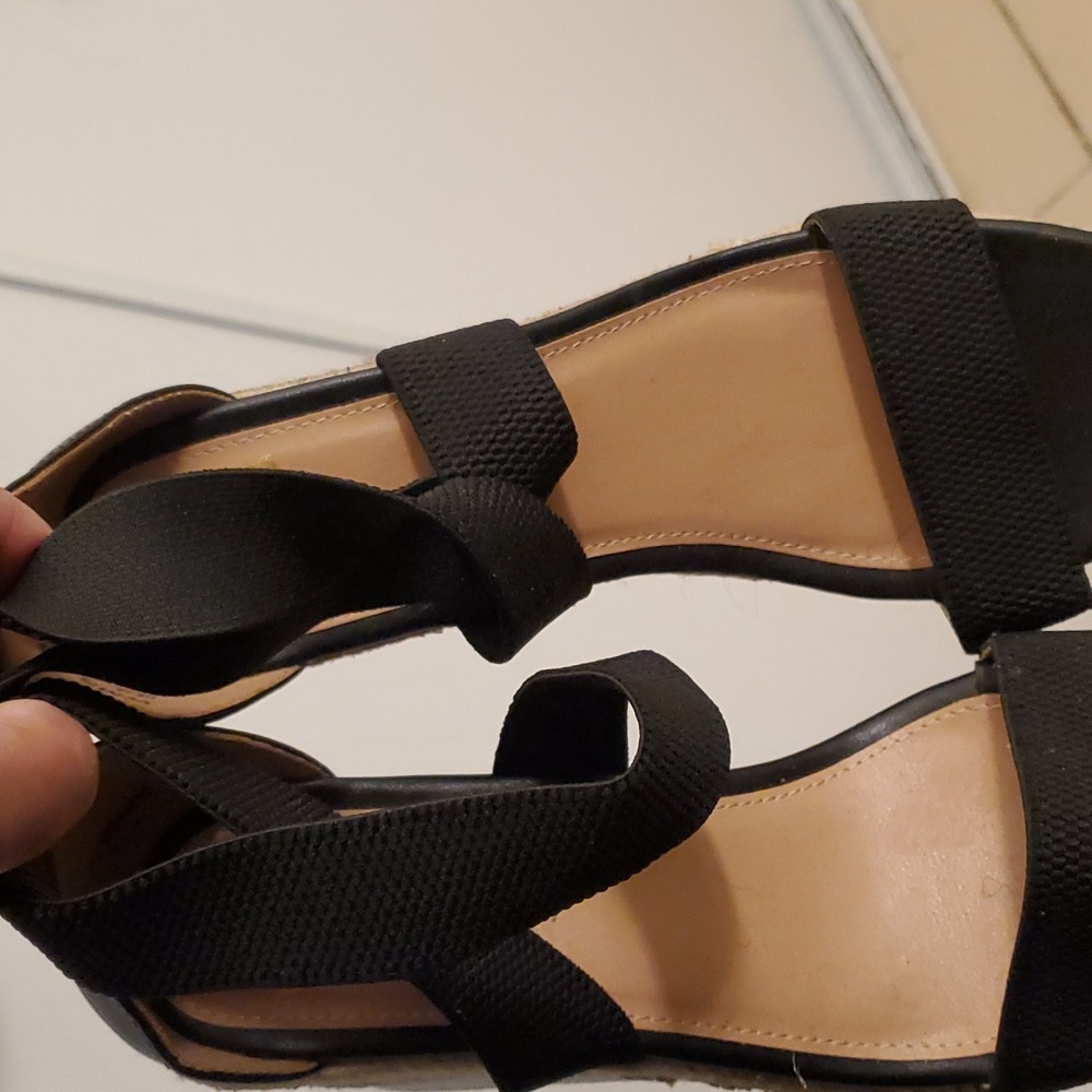 Sandals - Picture 2 of 7